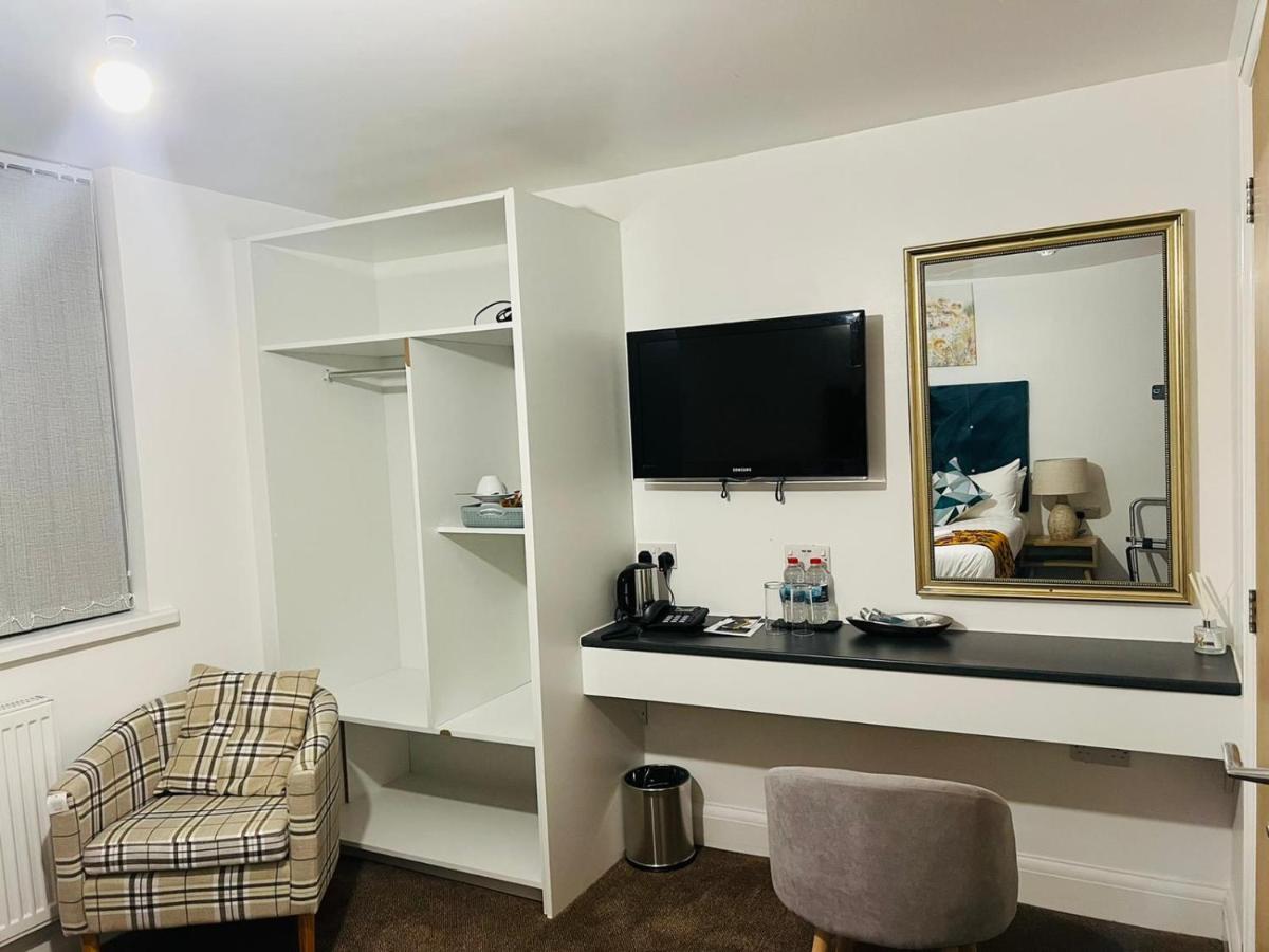 Atz&H Inn Luton  Kültér fotó